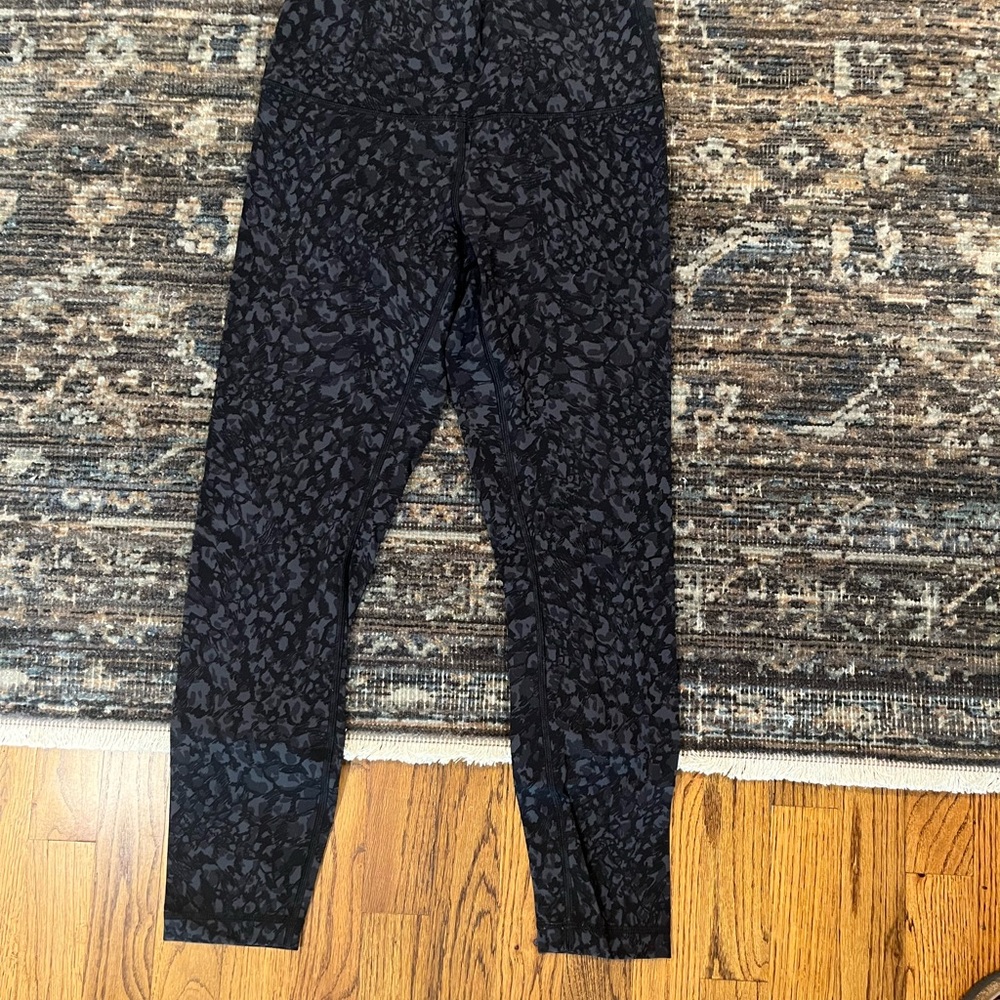 Lululemon Athletica Wunder Under Leggings 25”